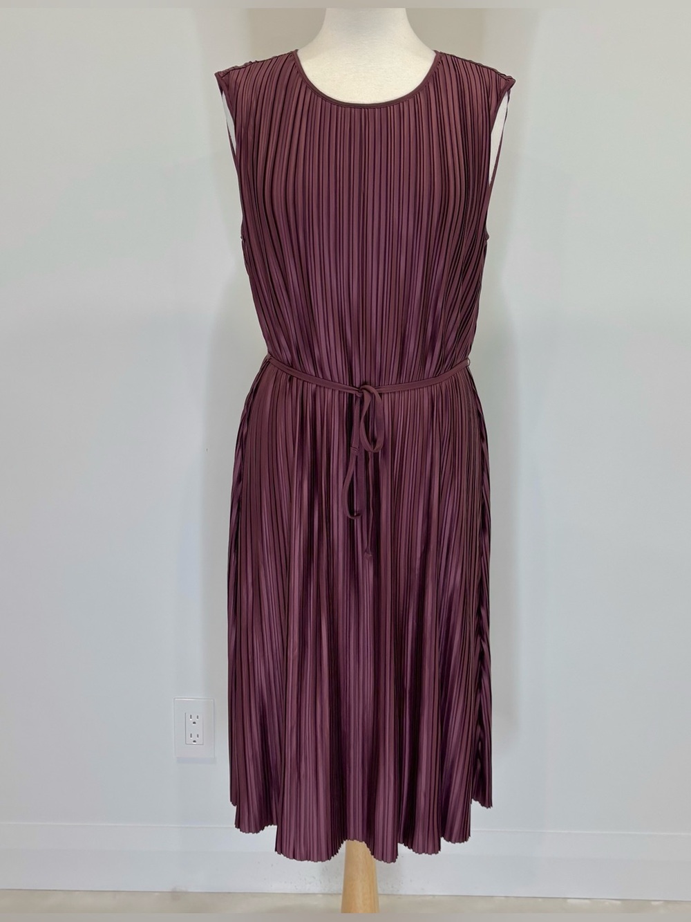 RW&Co brown plissé pleated dress